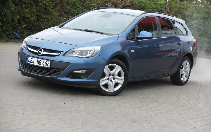 Opel Astra cena 26990 przebieg: 220000, rok produkcji 2014 z Pleszew małe 562